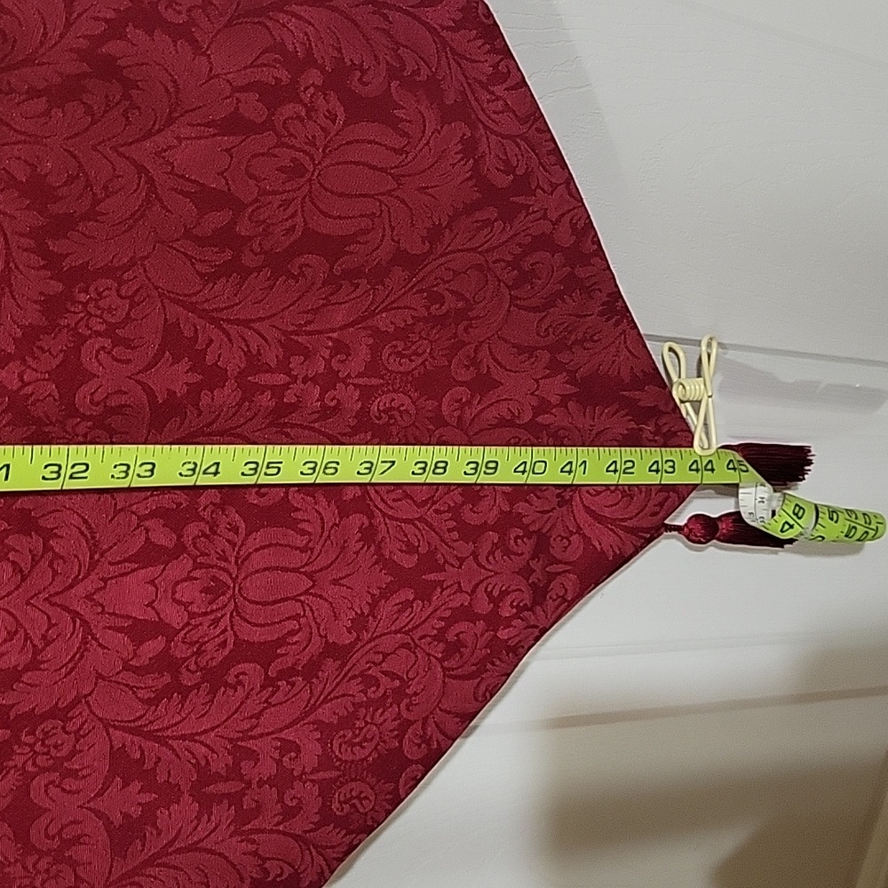 W-C Designs Table Runner/ Pre-Owned - Picture 11 of 16